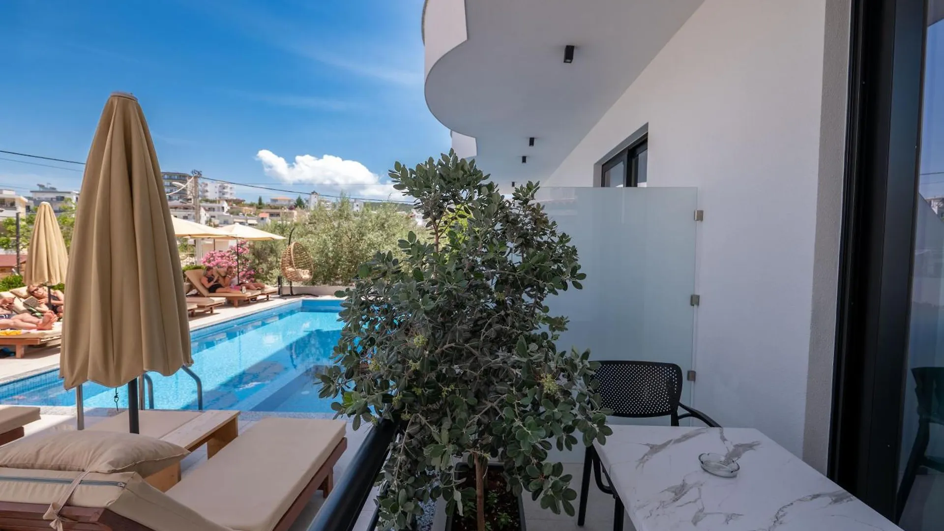 Monel Hotel Ksamil
