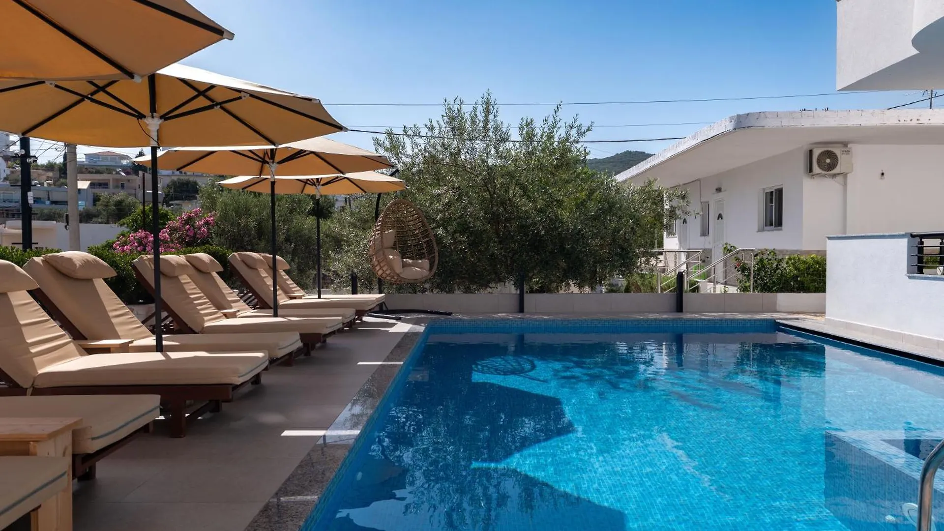 Monel Hotel Ksamil 4*,