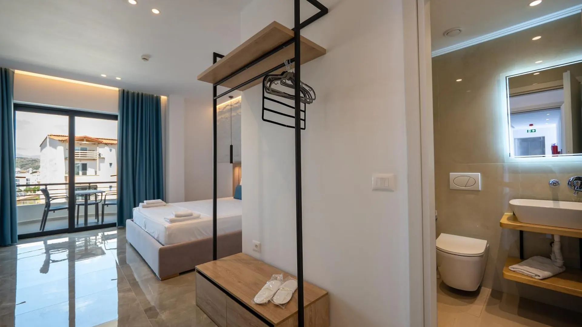 Monel Hotel Ksamil