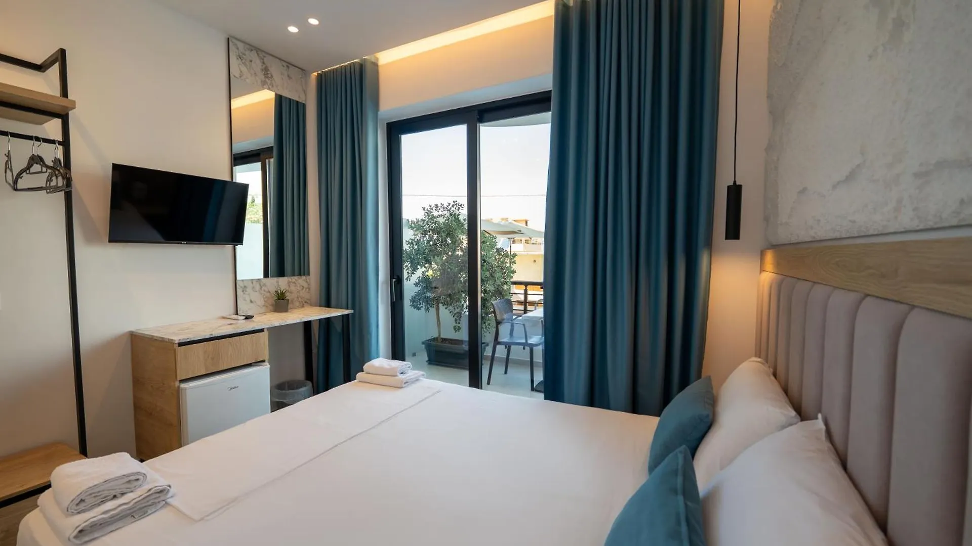 Monel Hotel Ksamil