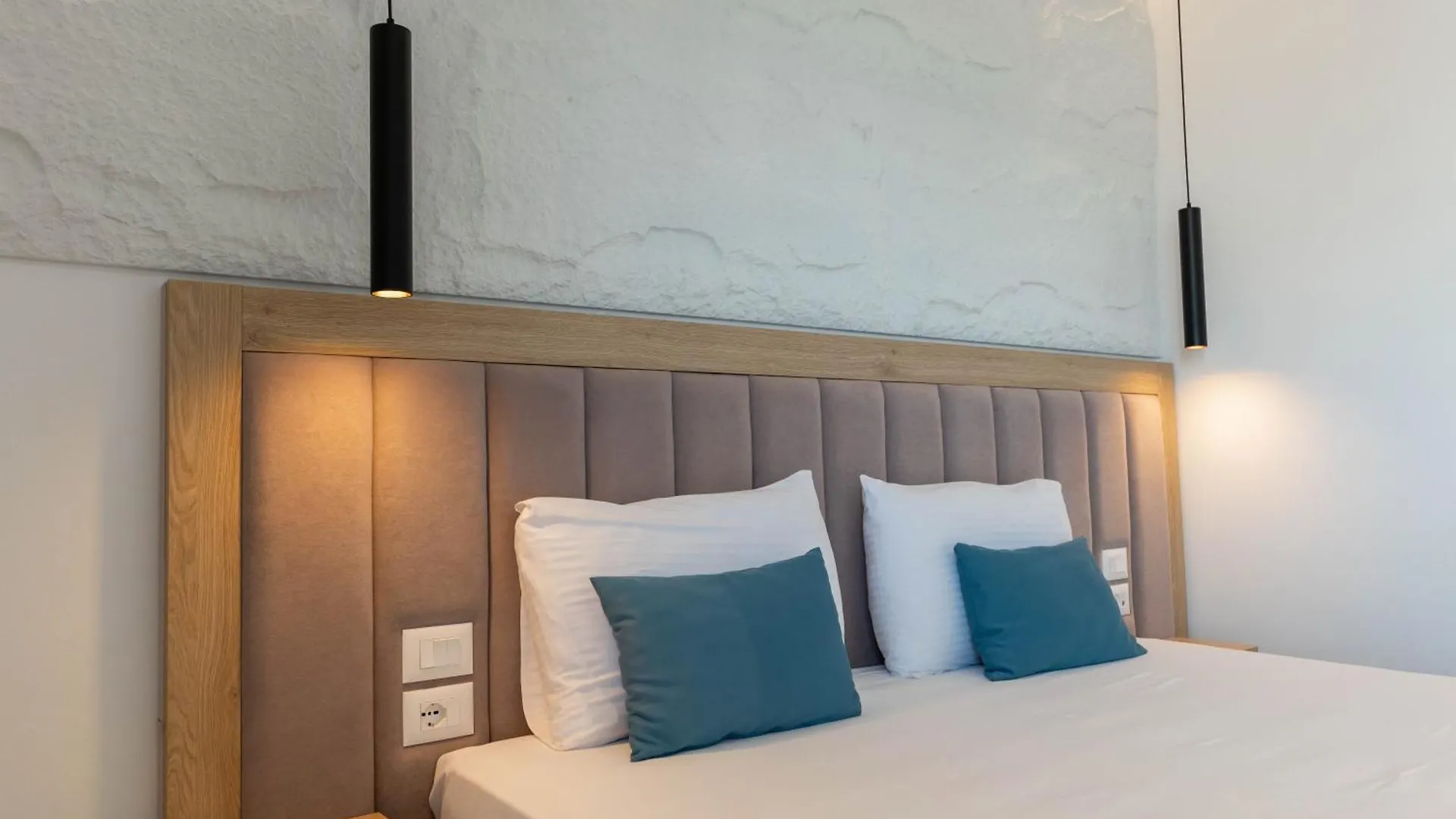 Monel Hotel Ksamil 4*,