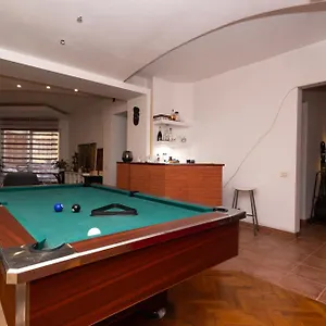 Shared Retro Vintage Luxury Bucarest