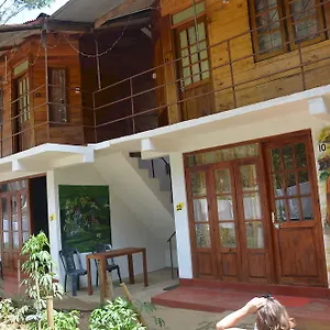 White House Riverside Retreat 2*, Nallathanniya Sri Lanka