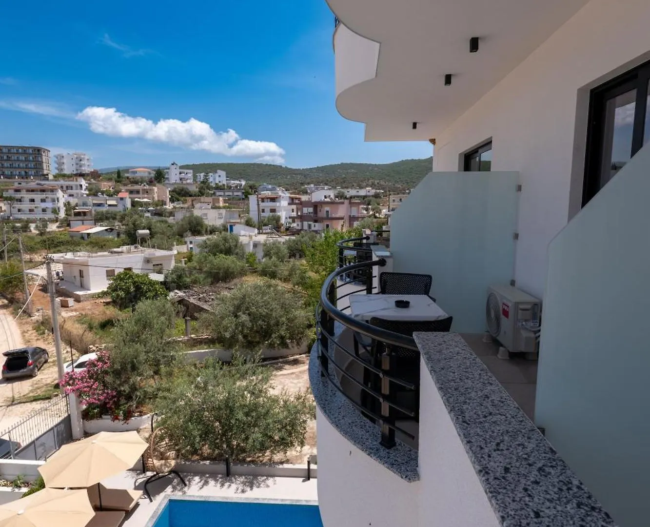 Monel Hotel Ksamil