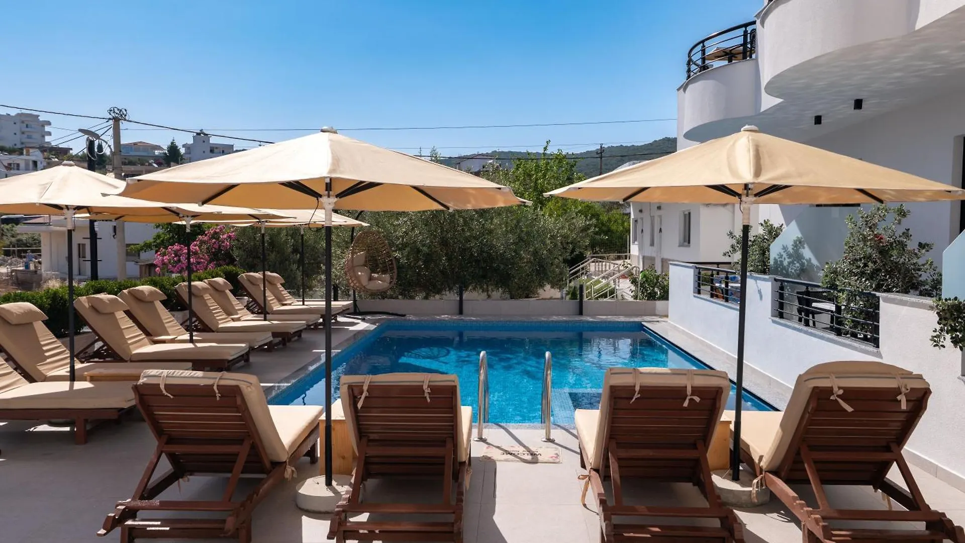 ****  Monel Hotel Ksamil Albania