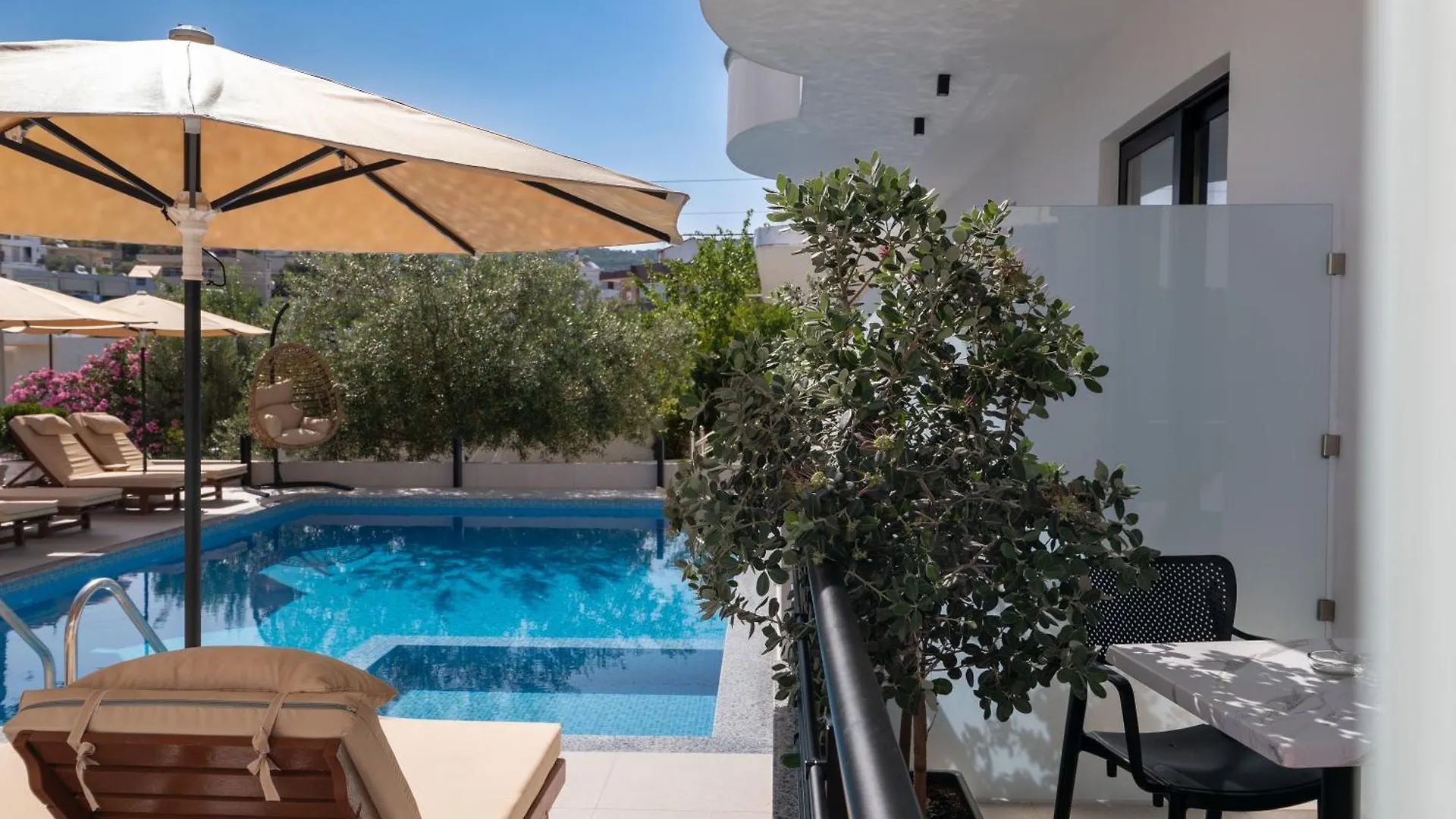 Monel Hotel Ksamil