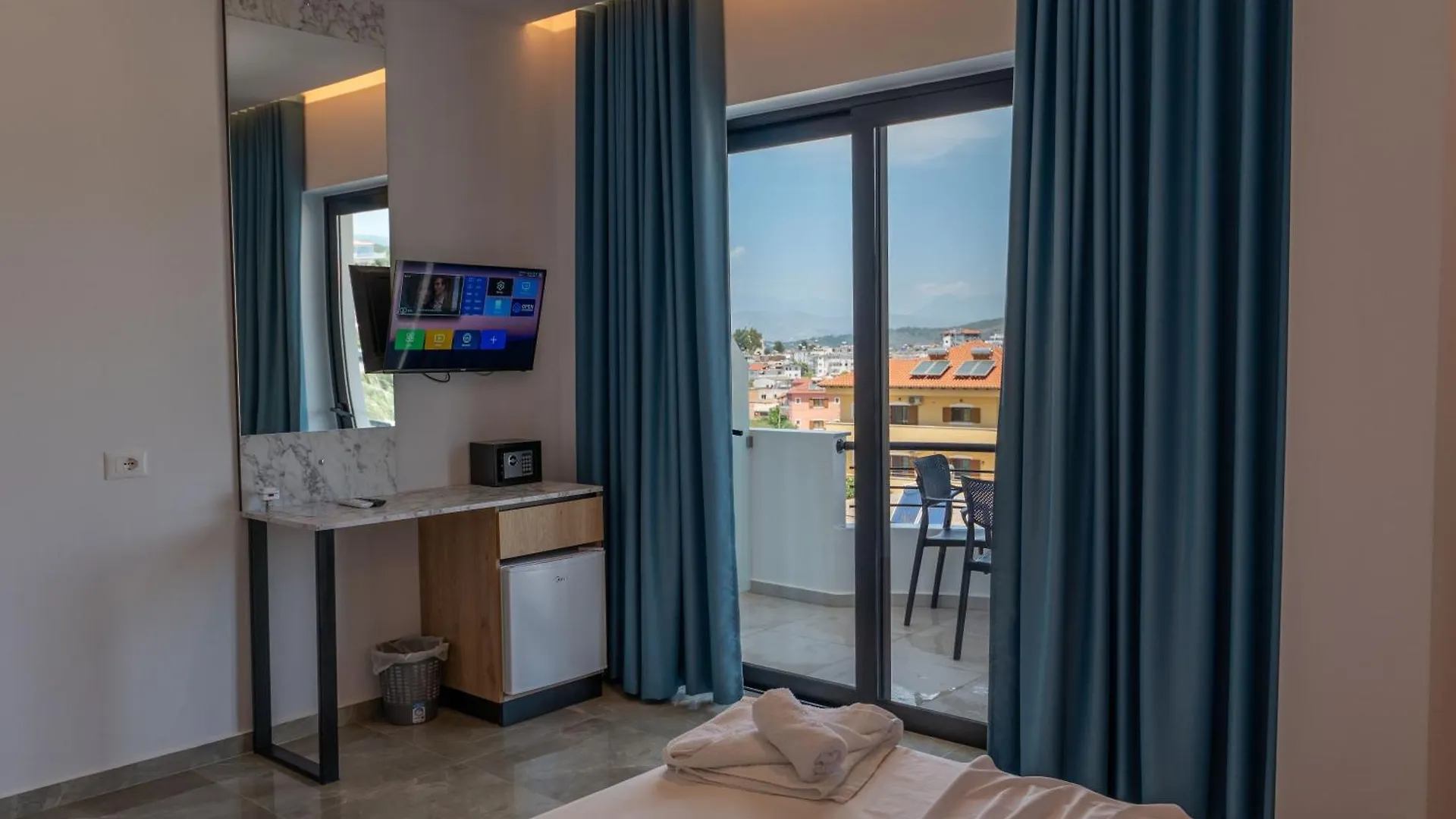 Monel Hotel Ksamil