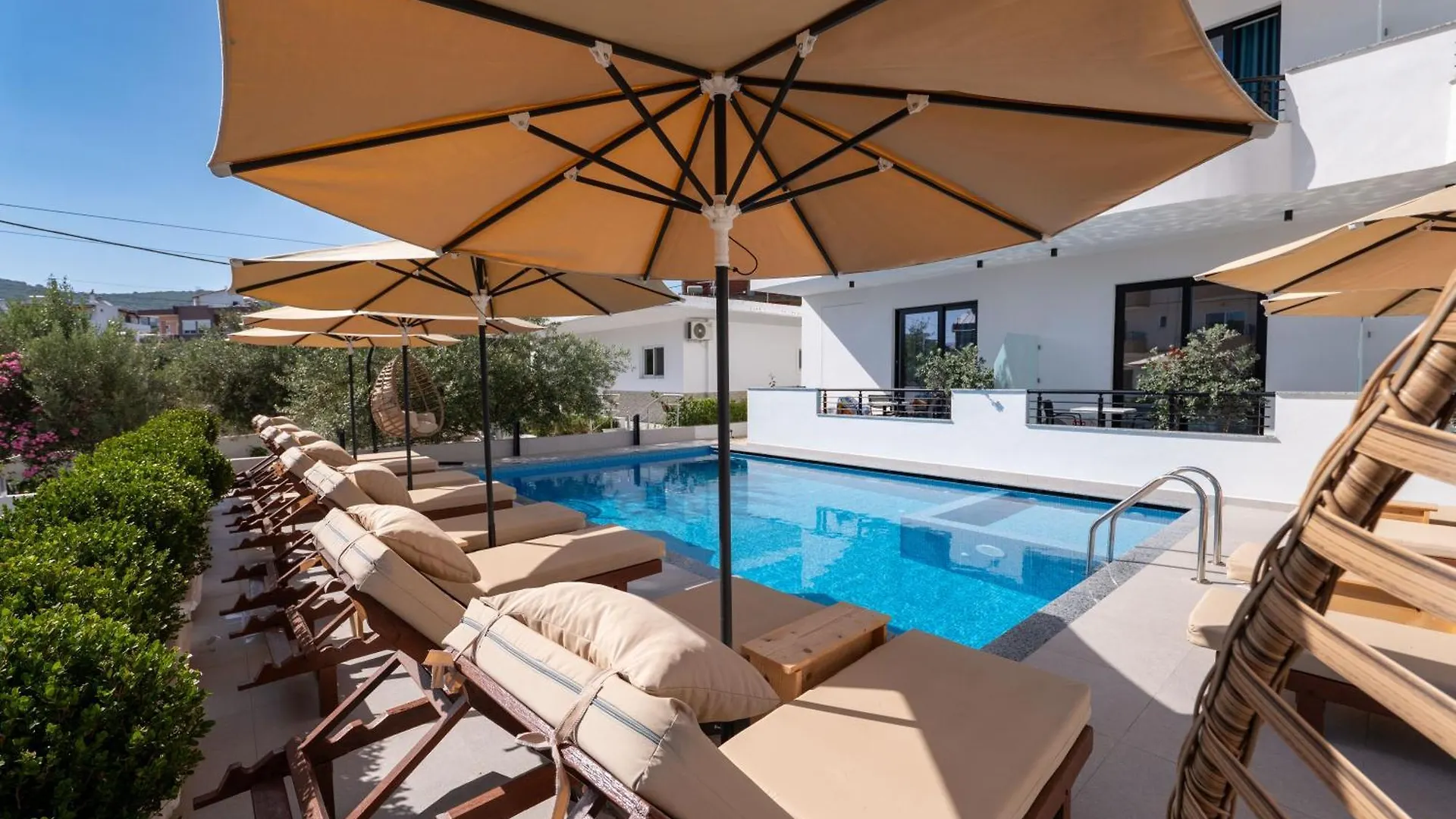 Monel Hotel Ksamil Albania