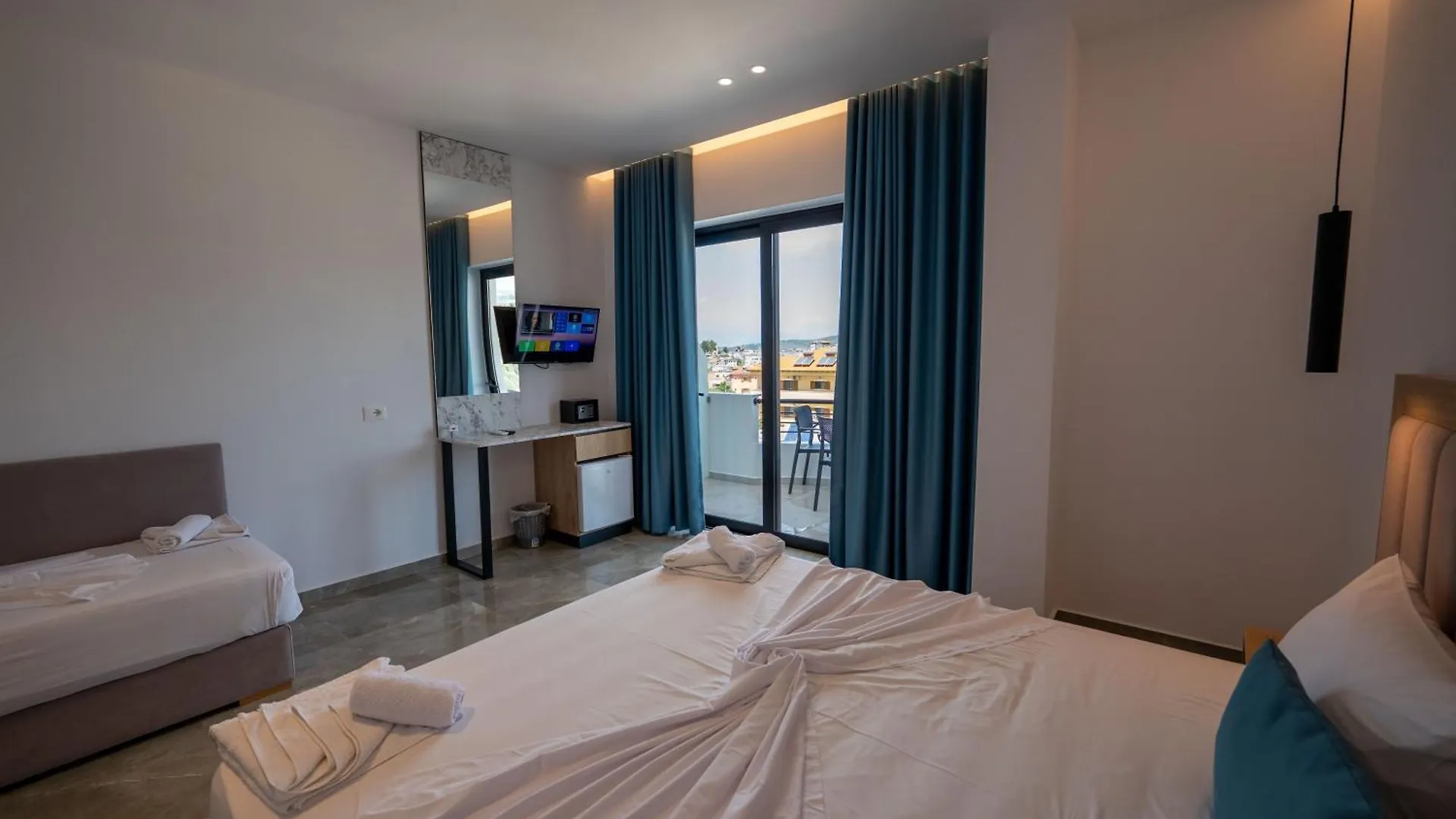 ****  Monel Hotel Ksamil Albania