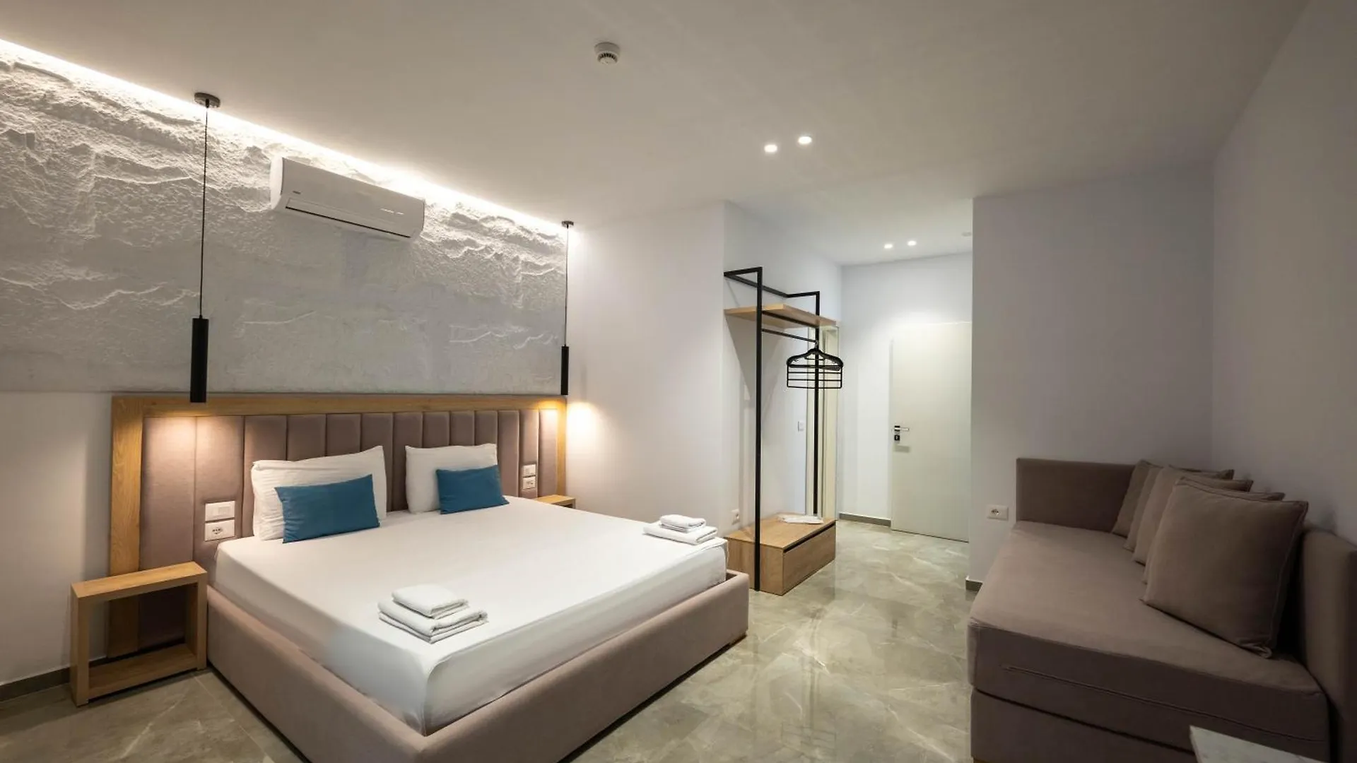 Monel Hotel Ksamil