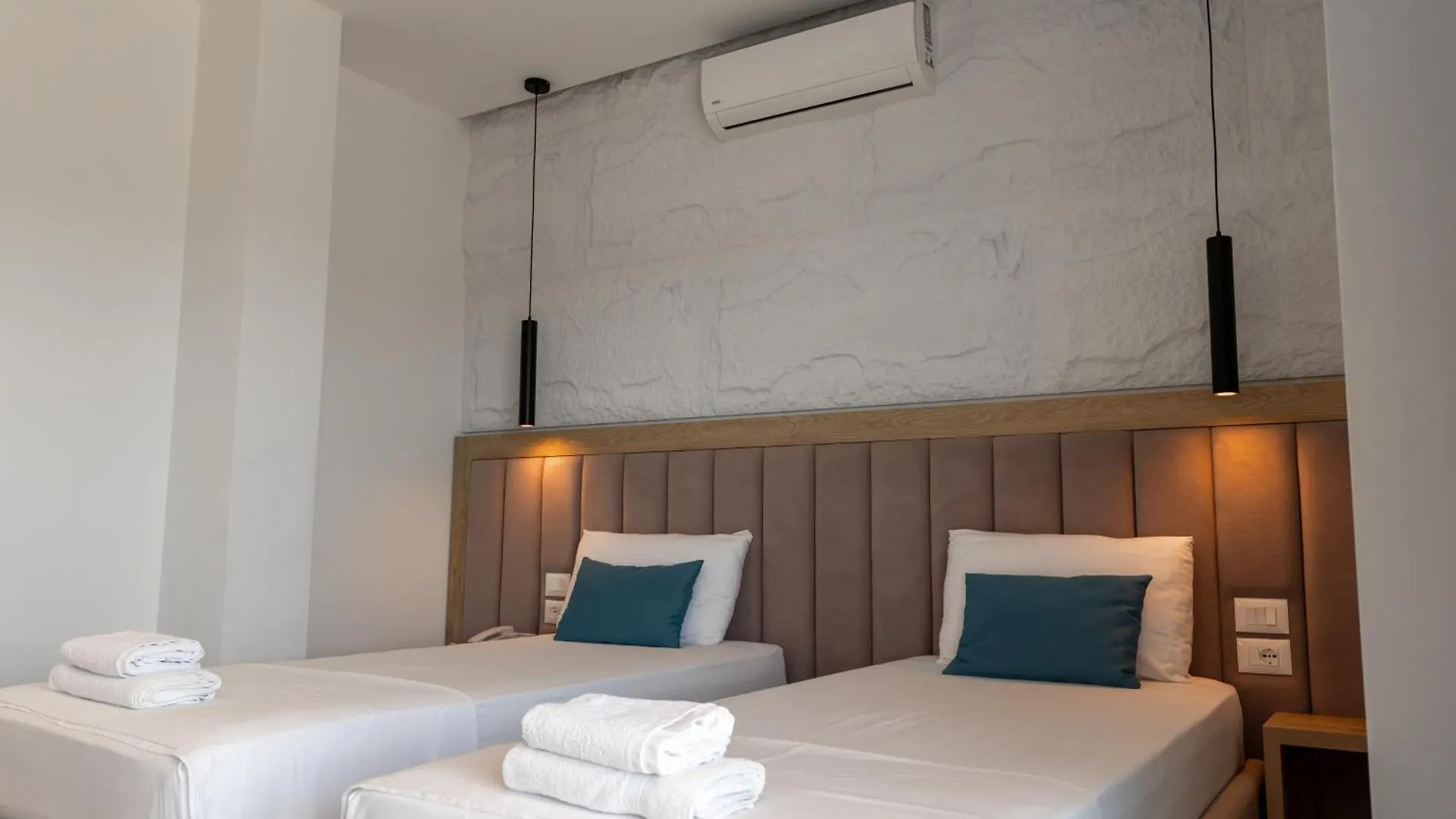 Monel Hotel Ksamil