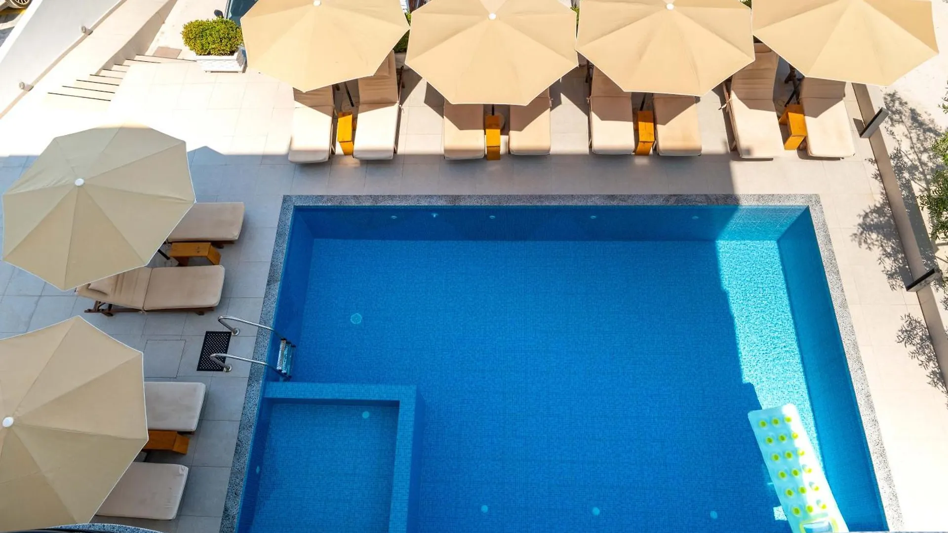 Monel Hotel Ksamil Albania