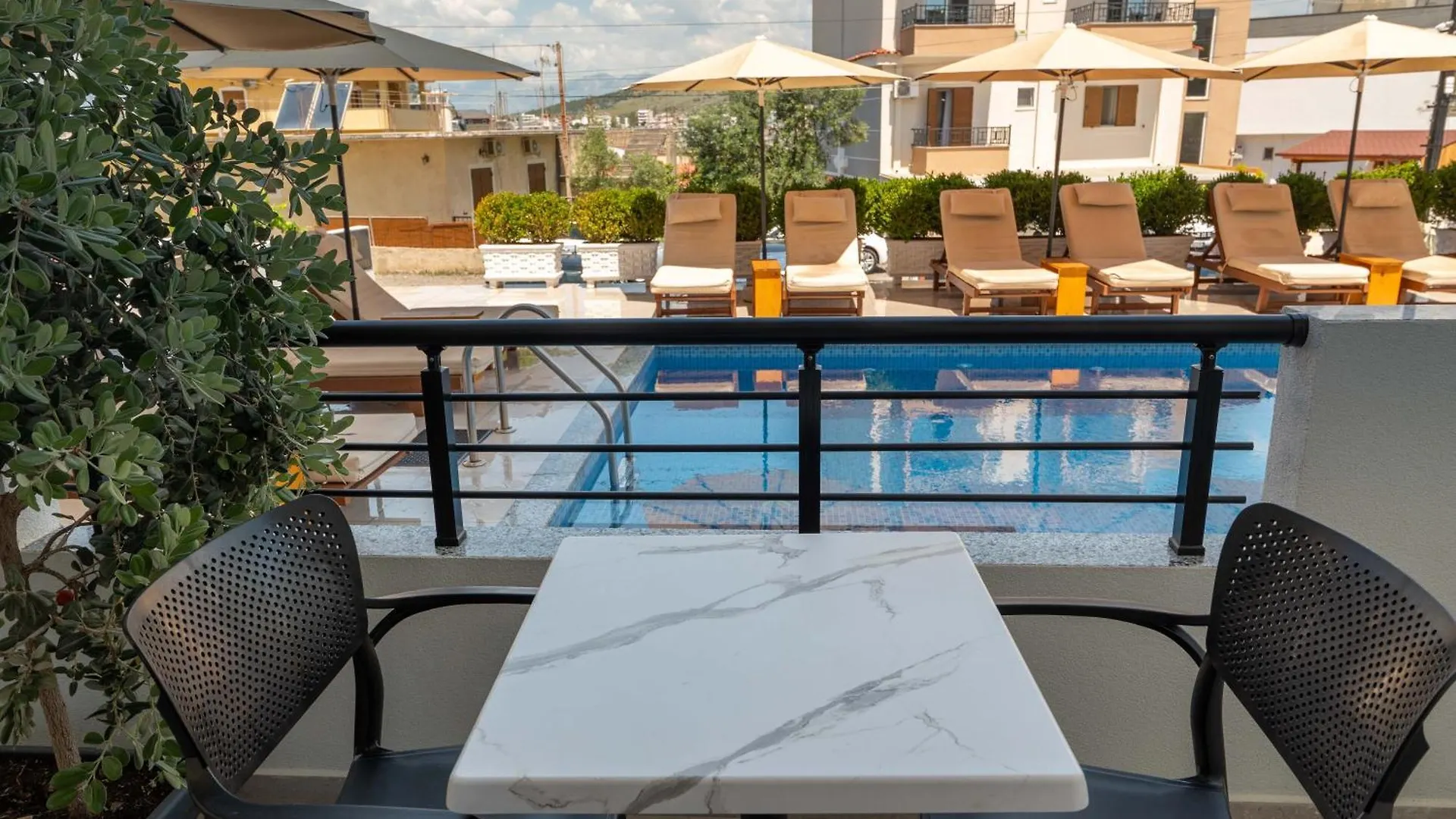 Monel Hotel Ksamil Albania